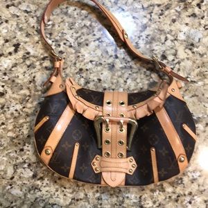Authentic Louis Vuitton handbag, great condition